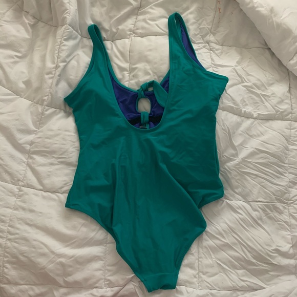 Old navy one piece - Picture 3 of 4